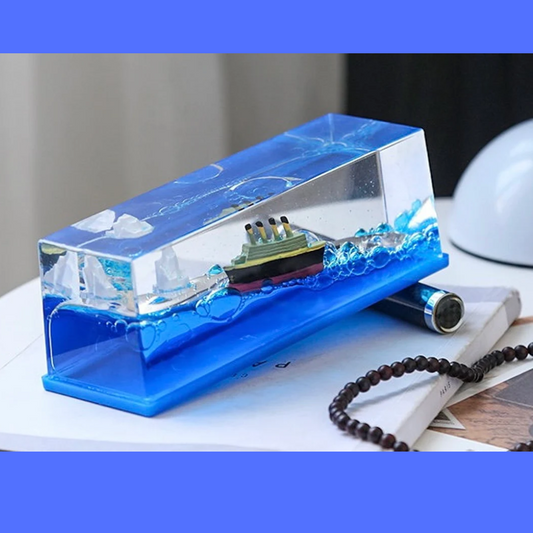 Titanic Unsinkable Fluid Drift Bottle
